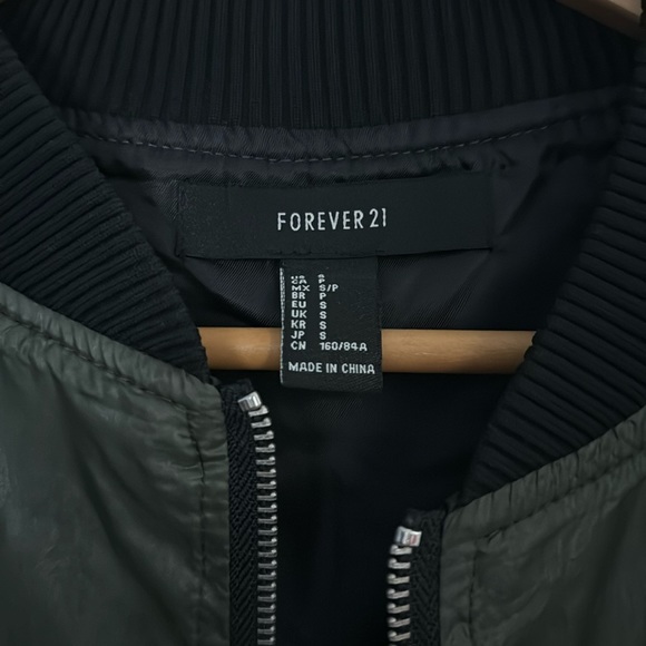 FOREVER 21 bomber jacket - Picture 4 of 4